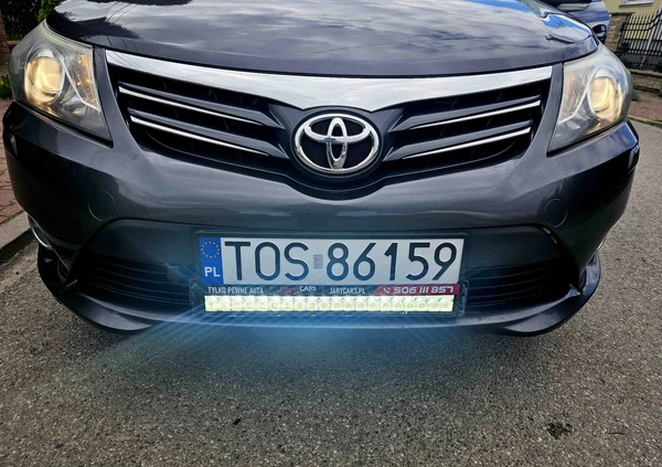 Toyota Avensis cena 46999 przebieg: 228000, rok produkcji 2014 z Ozimek małe 352